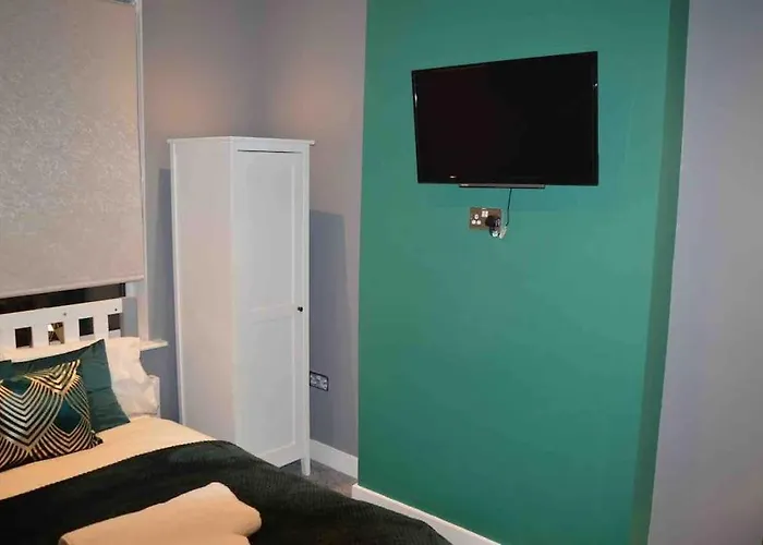 Unique 4 Bed House In Derby Perfect For Contractors And Families