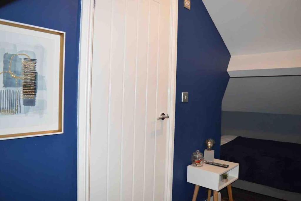 Unique 4 Bed House In Perfect For Contractors And Families * Derby