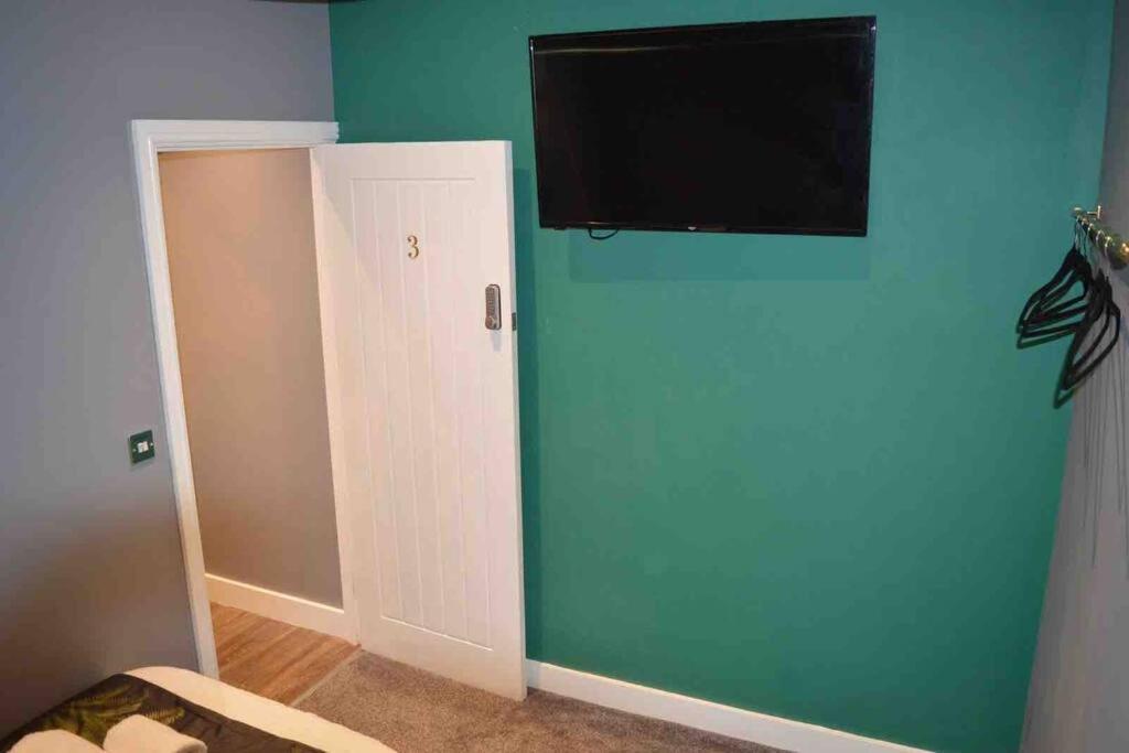 Unique 4 Bed House In Perfect For Contractors And Families Holiday home